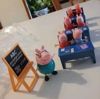 Juego Figuras Peppa Pig Aula