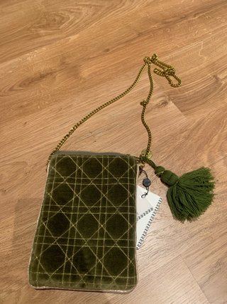 2 neceseres de terciopelo rosa y verde
