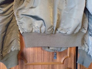 Cazadora Alpha Industries B15 verde militar