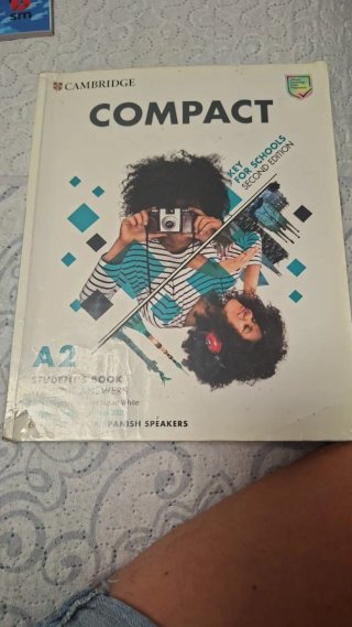 Vendo varios libros de lengua,naturales y ingles..