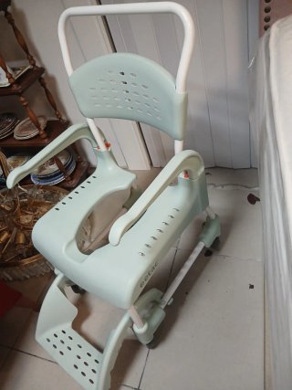 Silla de ducha ETAC color verde azulado