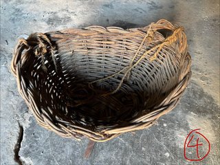 4 cestas antiguas de mimbre