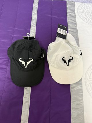 Gorra Rafa Nadal Nike Negra y Blanca
