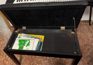 Piano Yamaha, Soporte y Banqueta Negra