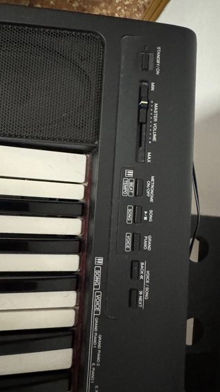 Piano Yamaha, Soporte y Banqueta Negra