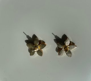 Pendientes flor naranja esmaltada
