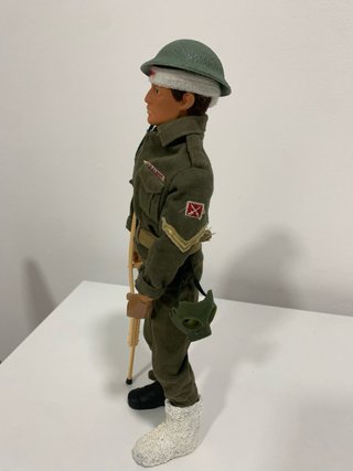 Geyperman custom militar herido muleta