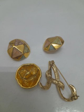 Conjunto vintage botones joya y broche letra A