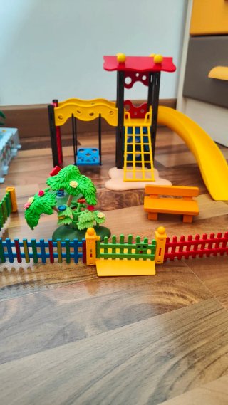 Parque acuático+parque infantil +figuras Playmobil