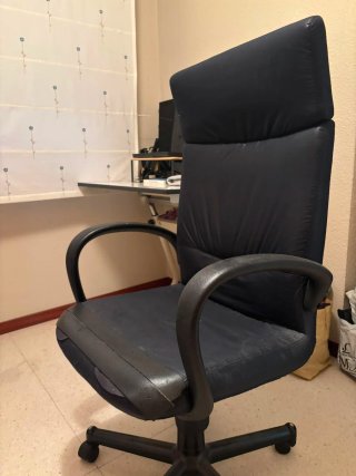 Sillón de oficina negro