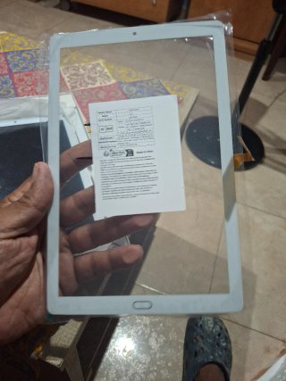Tablet blanca con pantalla táctil rota funciona