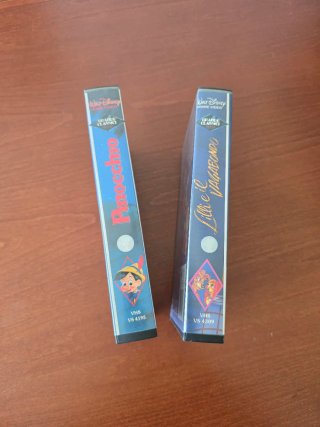 VHS Pinocho Disney. Dama y el Vagabundo. Italiano