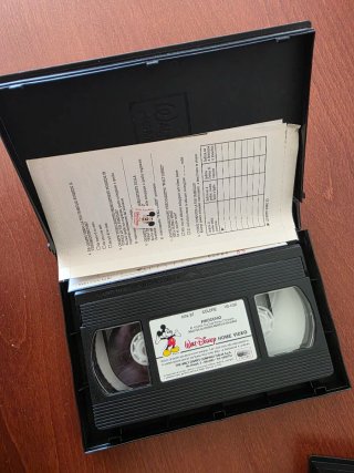 VHS Pinocho Disney. Dama y el Vagabundo. Italiano