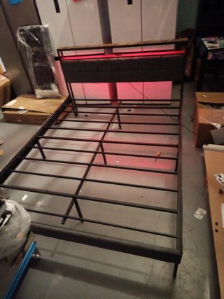 Estructura cama matrimonio metal y madera