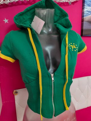Top capucha Zara cremallera verde y amarillo