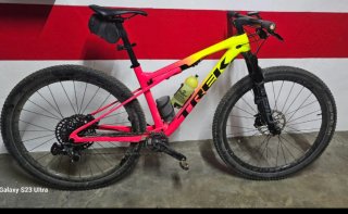 Bicicleta Trek Supercaliber 9.8