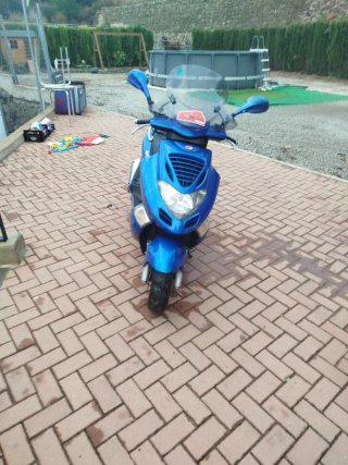 Kimko Bet Wind 250 Scooter Azul