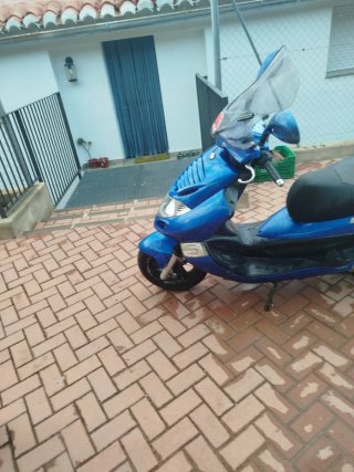 Kimko Bet Wind 250 Scooter Azul