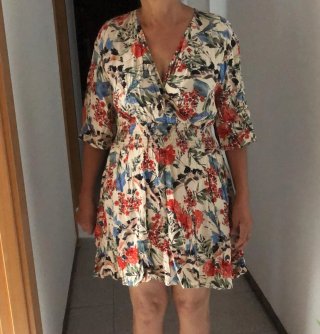 Vestido floral corto