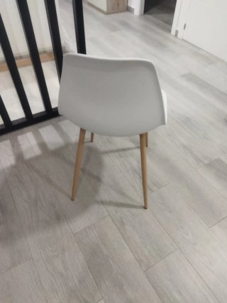 Silla Nórdica Blanca y Madera
