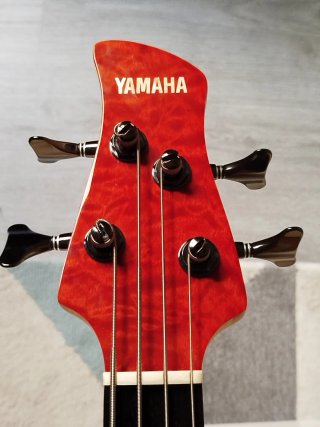 Bajo Yamaha TRB 1004J