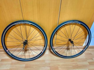 Ruedas Deda Elementi Zero + Cubiertas Hutchinson