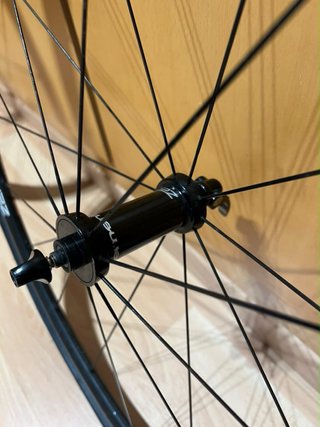 Ruedas Deda Elementi Zero + Cubiertas Hutchinson