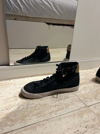 Nike Blazer Mid Negro y Dorado
