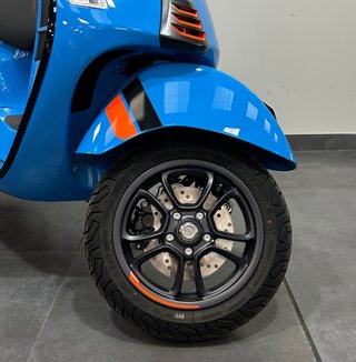 Vespa GTS 125 Super Sport Azul