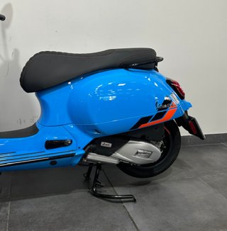 Vespa GTS 125 Super Sport Azul