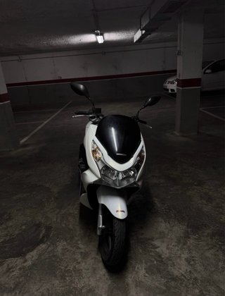 Honda PCX 125cc Scooter Blanco