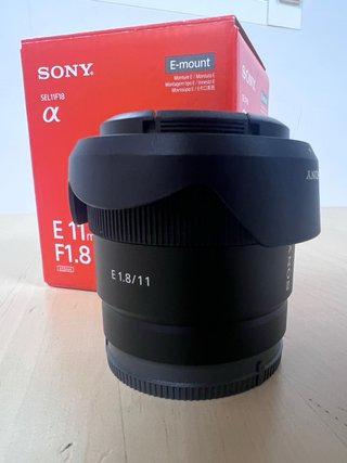 Objetivo Sony E 11mm f/1.8 SEL11F18 impecable APSC