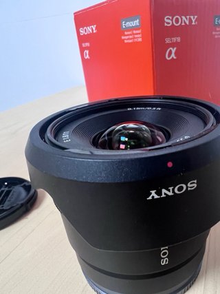 Objetivo Sony E 11mm f/1.8 SEL11F18 impecable APSC