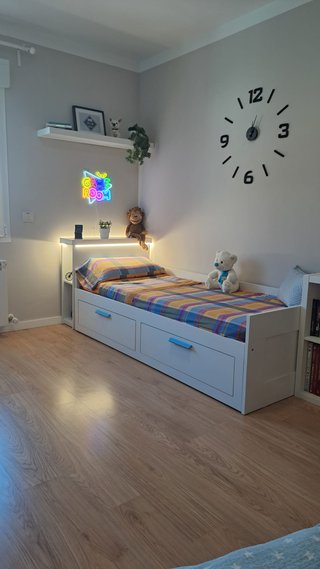 Cama IKEA con cabecero con led y 2 colchones
