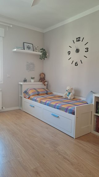 Cama IKEA con cabecero con led y 2 colchones