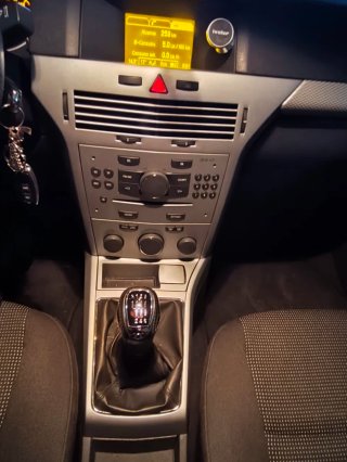 Opel Astra 2010