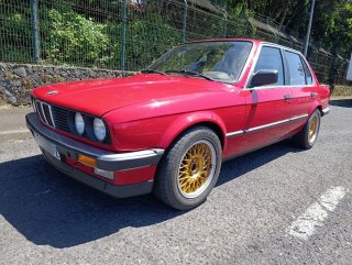 BMW E30 320i Berlina (clásico de 1987) – Con ITV