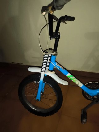 Bicicleta infantil azul