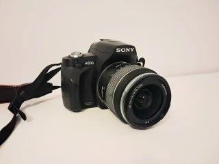 Sony A230 DSLR + Objetivo 18-55mm