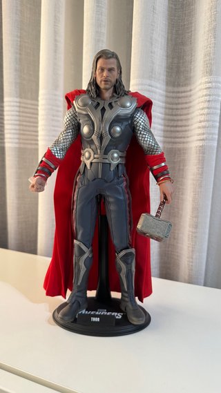 Figura Hot Toys Thor Avengers