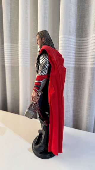 Figura Hot Toys Thor Avengers