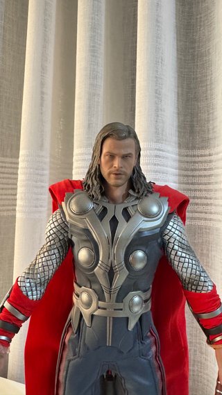 Figura Hot Toys Thor Avengers