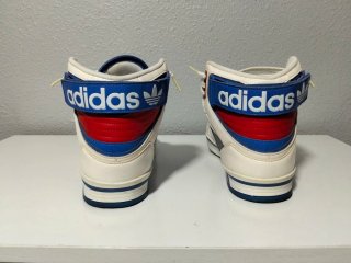 Zapatillas Adidas Baloncesto Blancas y Azules
