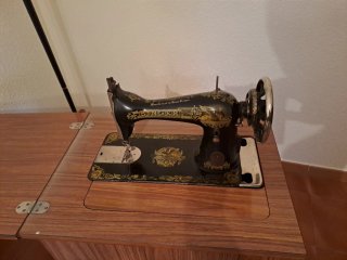 Máquina de coser Singer antigua