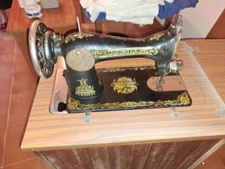 Máquina de coser Singer antigua