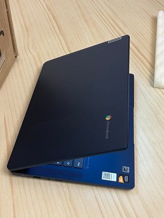 Portátil Lenovo IdeaPad Slim 3 Chromebook 14 FHD