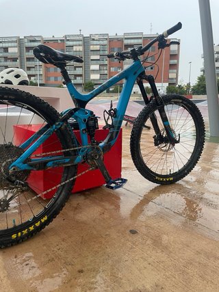 Bici de Enduro Giant Reigin Advanced Carbono(2018)