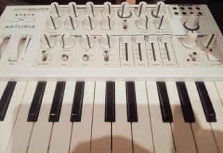 Arturia Microbrute Sintetizador Analógico