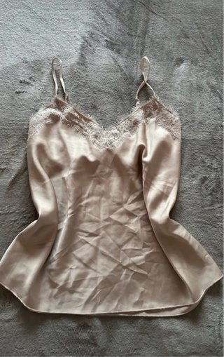 Blusa de encaje beige