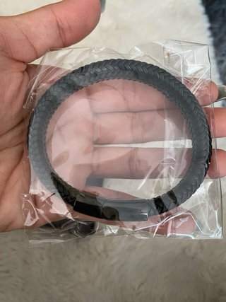 Pulsera trenzada negra con cierre magnético